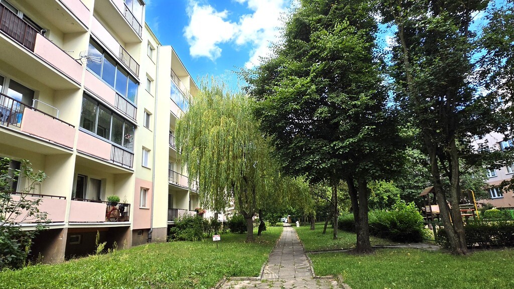 Spółdz.-własn. 4.pokoje na parterze z balkonem (17)