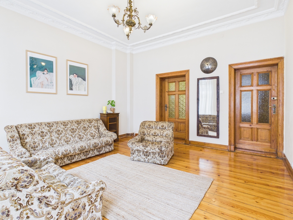 101m2 ul. Łokietka, I piętro, odnowiona kamienica (1)