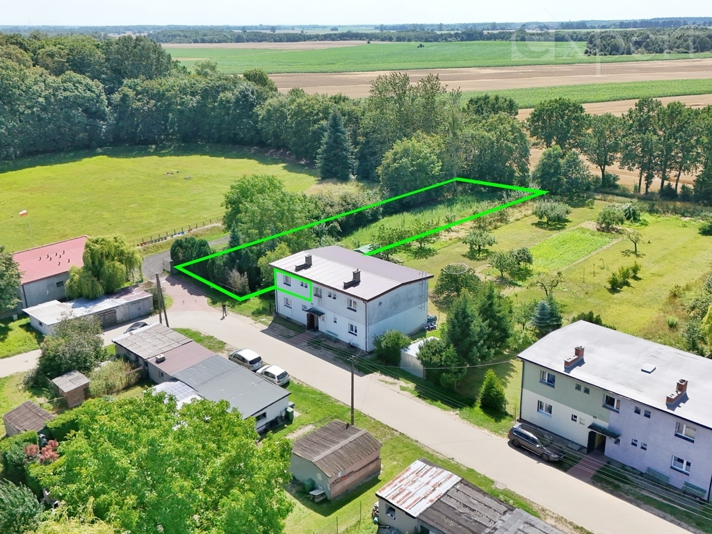2-pokoje, ogród z altaną, garaż, piwnica (1)
