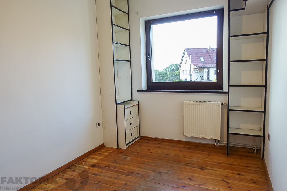 Pół bliźniaka, 2 garaże, basen, działka 613 m2, (7)