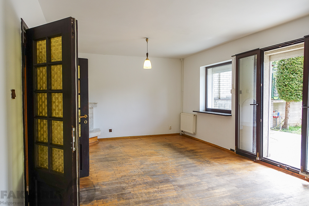 Pół bliźniaka, 2 garaże, basen, działka 613 m2, (9)