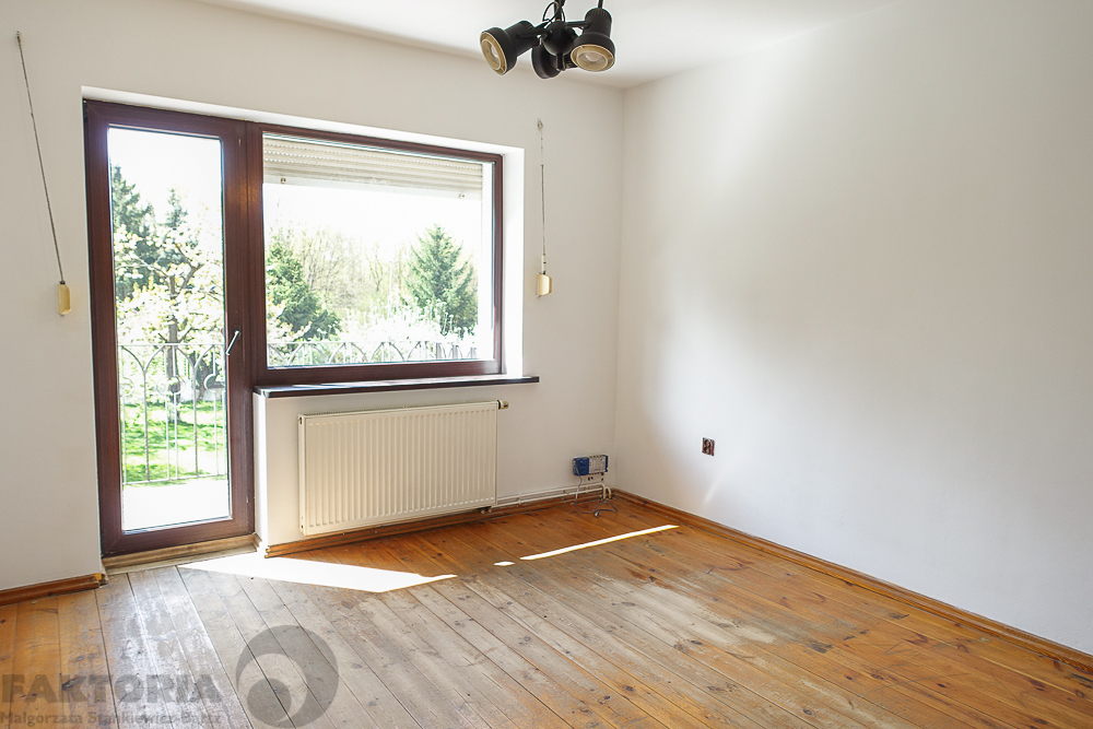 Pół bliźniaka, 2 garaże, basen, działka 613 m2, (21)