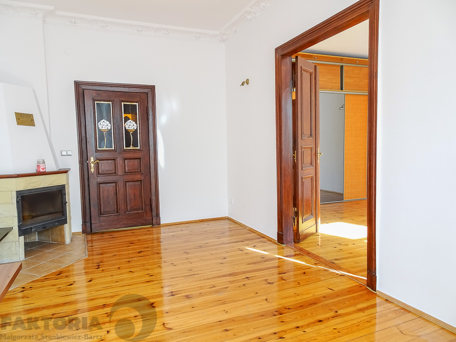 Centrum 4 pokojowe, 2 balkony, I p. 850000 (1)