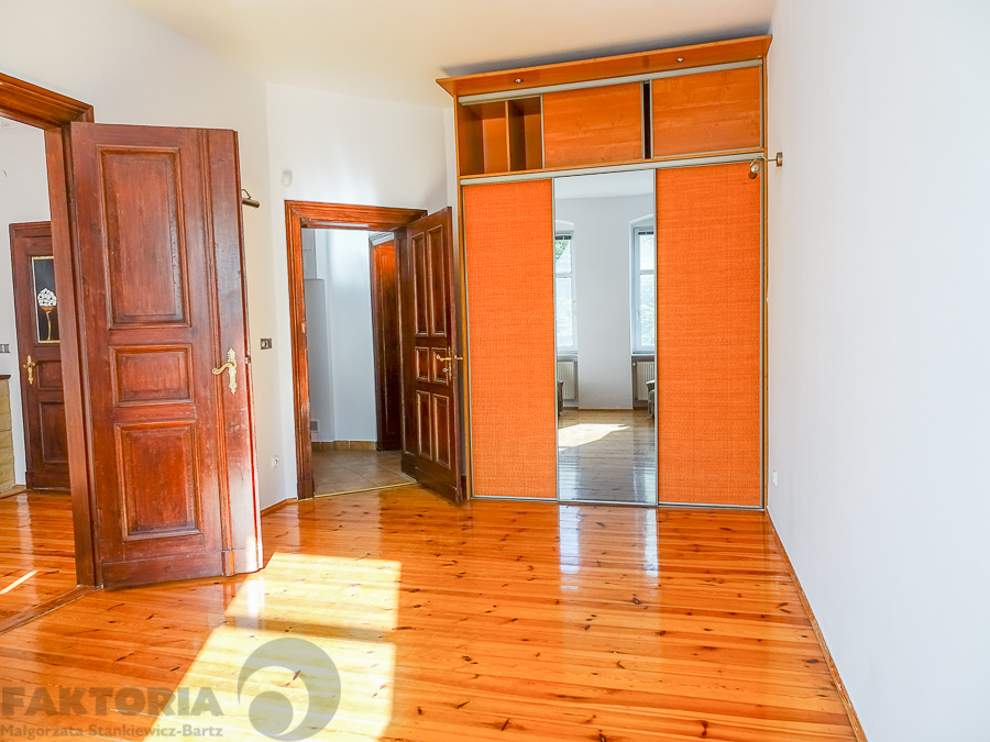 Centrum 4 pokojowe, 2 balkony, I p. 850000 (3)
