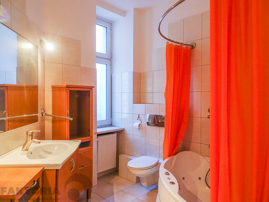 Centrum 4 pokojowe, 2 balkony, I p. 850000 (29)
