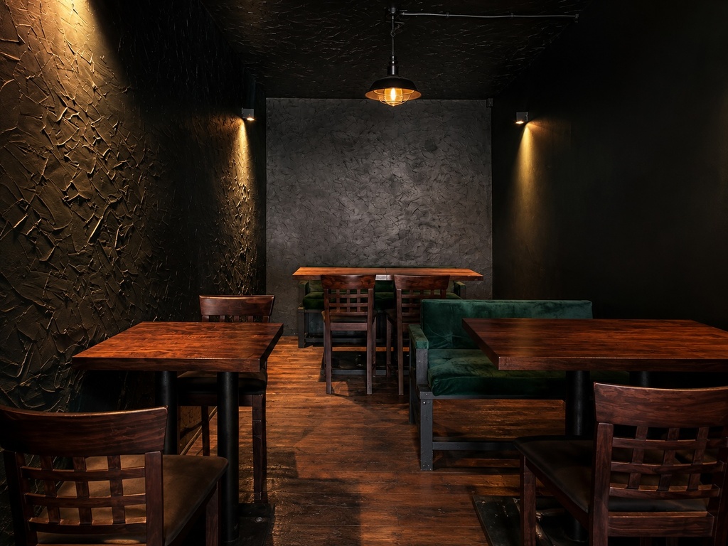 Lokal pod gastronomie lub usługi, parter. (4)