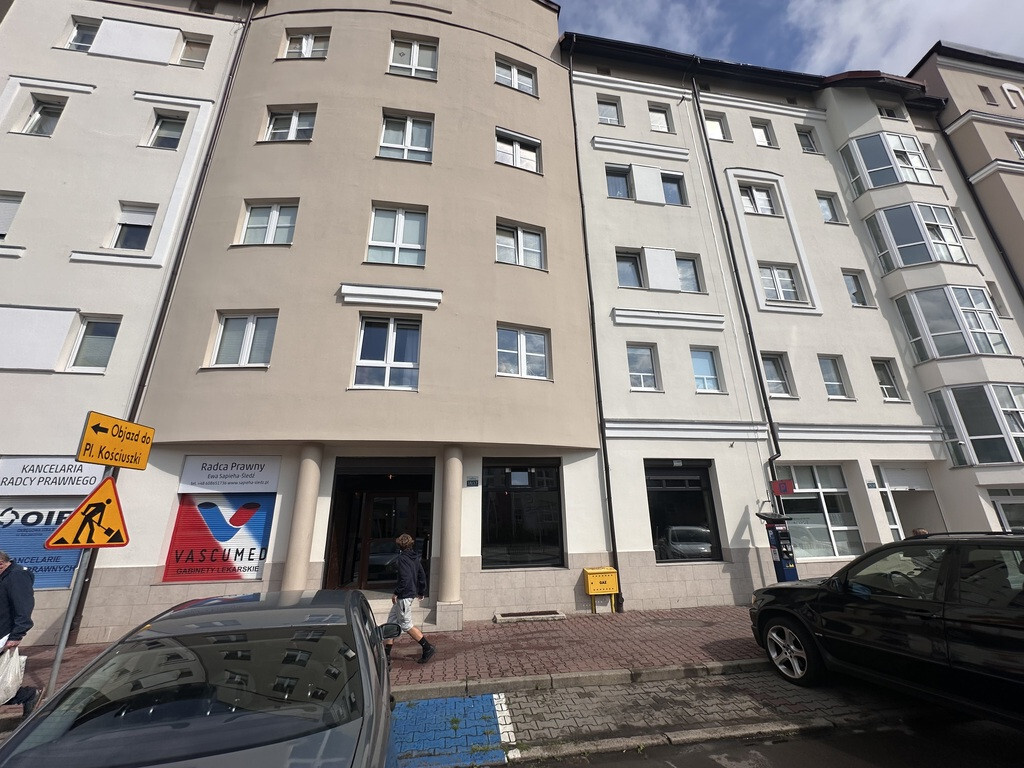 Lokal pod gastronomie lub usługi, parter. (7)