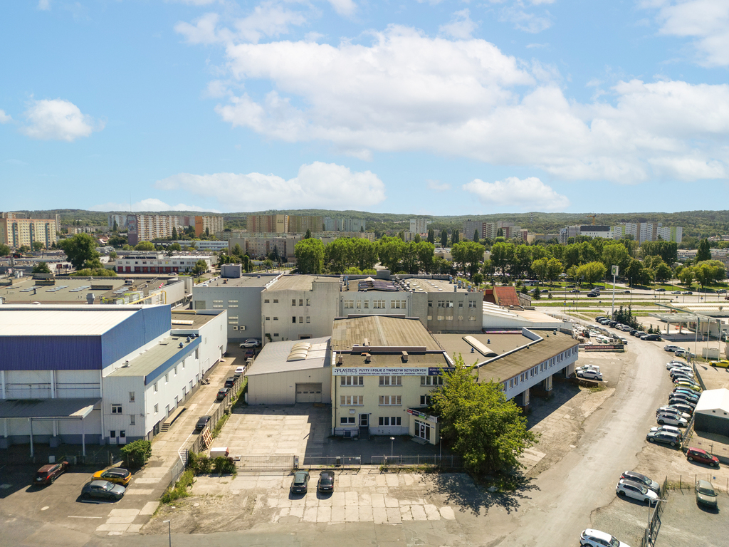 Biurowiec+2 Hale+Plac - Nieruchomość inwestycyjna. (3)