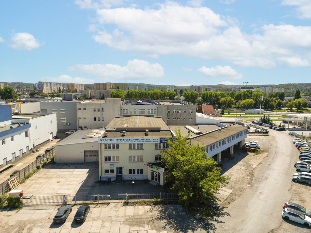 Biurowiec+2 Hale+Plac - Nieruchomość inwestycyjna. (4)