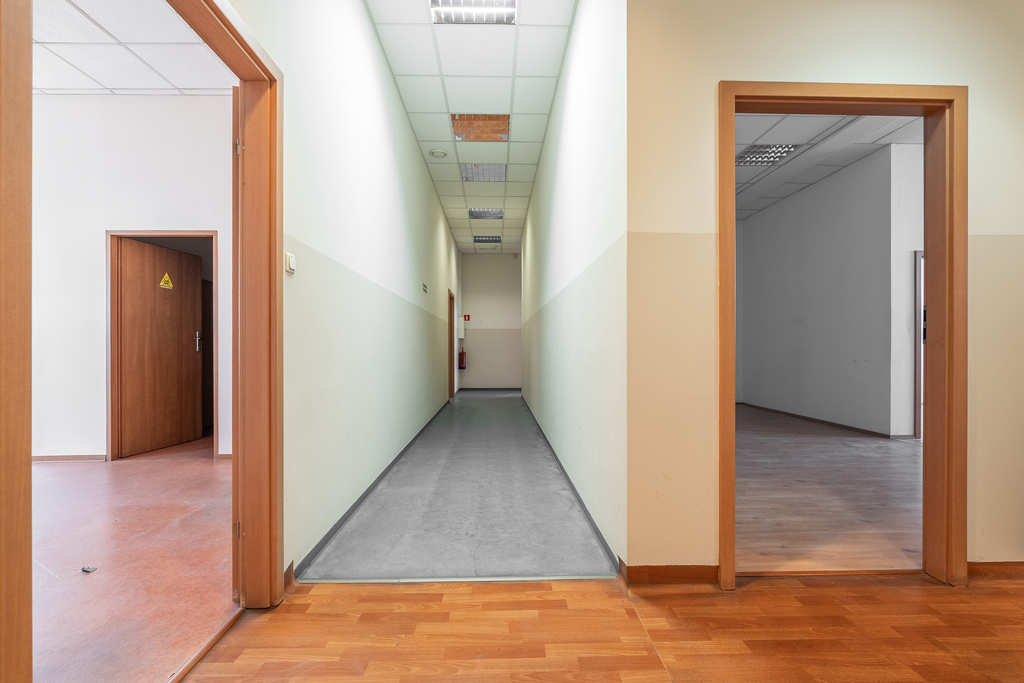 Biurowiec+2 Hale+Plac - Nieruchomość inwestycyjna. (26)