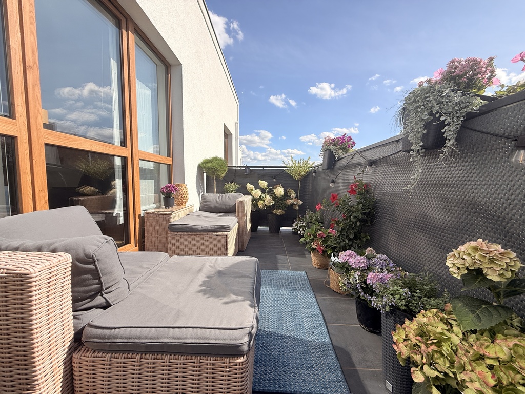 Apartament -Taras- Komórka -Miejsce parkingowe (11)