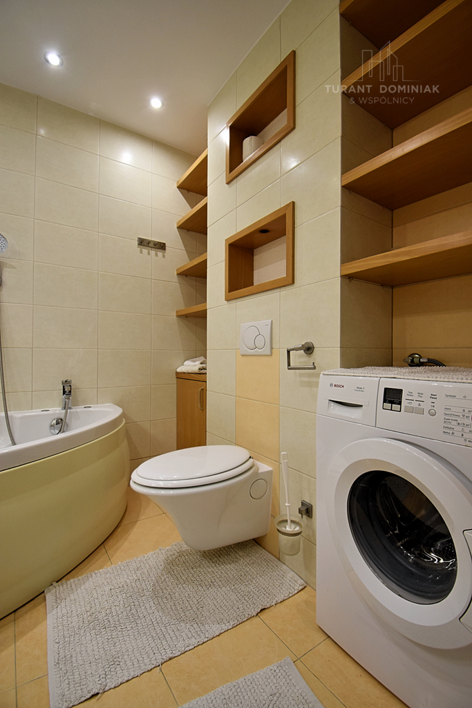 Trzypokojowe apartament z balkonem i garażem (10)