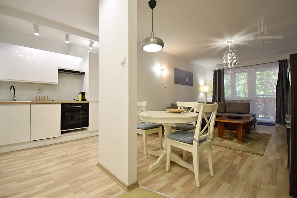 Trzypokojowe apartament z balkonem i garażem (1)