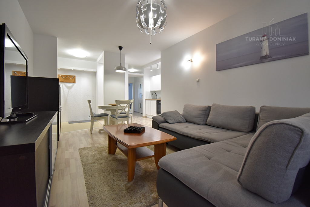 Trzypokojowe apartament z balkonem i garażem (2)