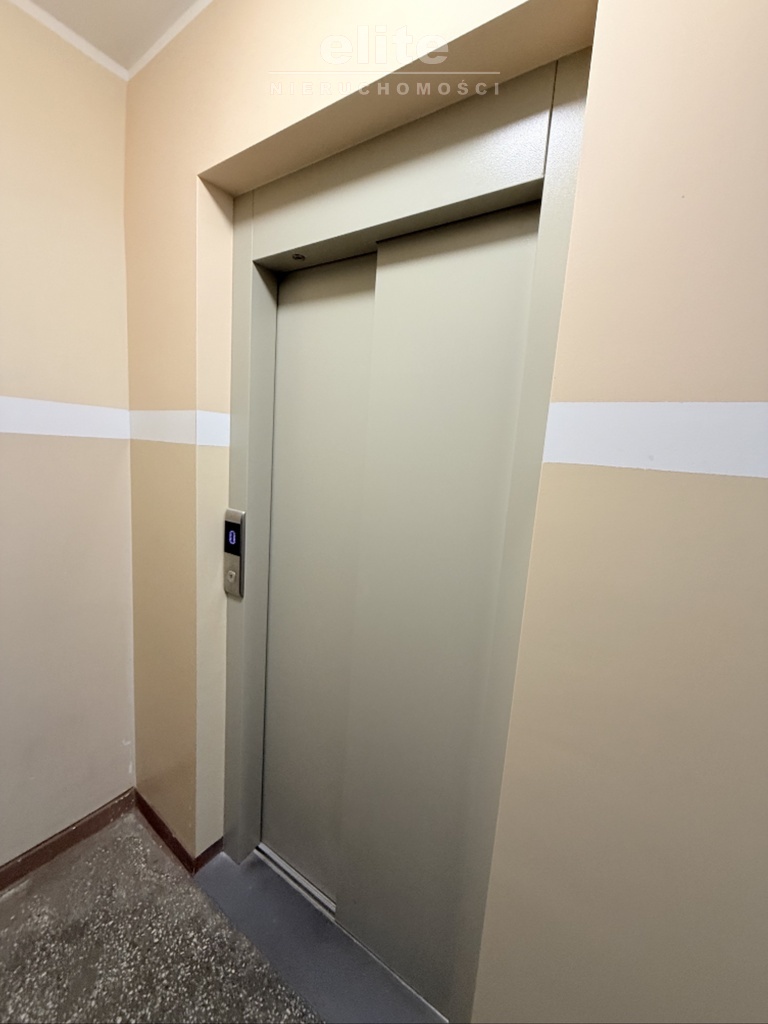 Duża kawalerka z widną kuchnią - winda (11)
