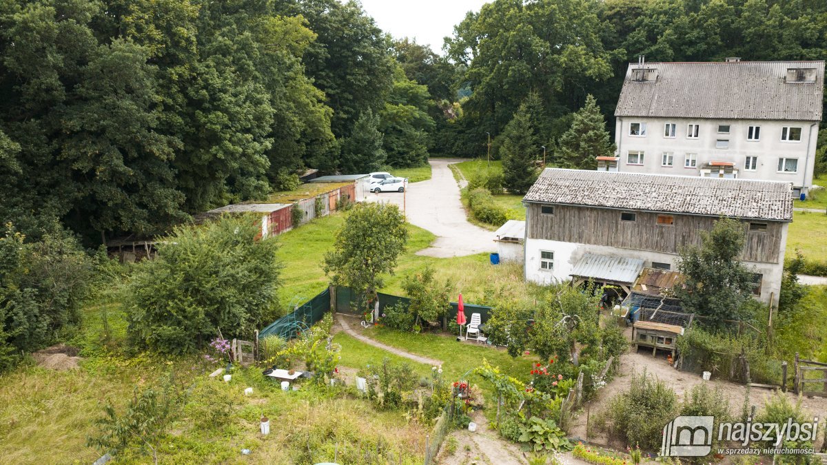 Smęcino - 4 pokoje, ogród, 2 garaże (26)