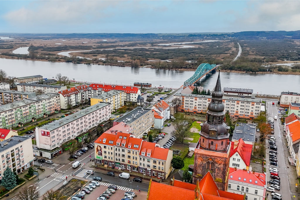3 pokoje z osobną kuchnią w centrum Gryfina. (19)
