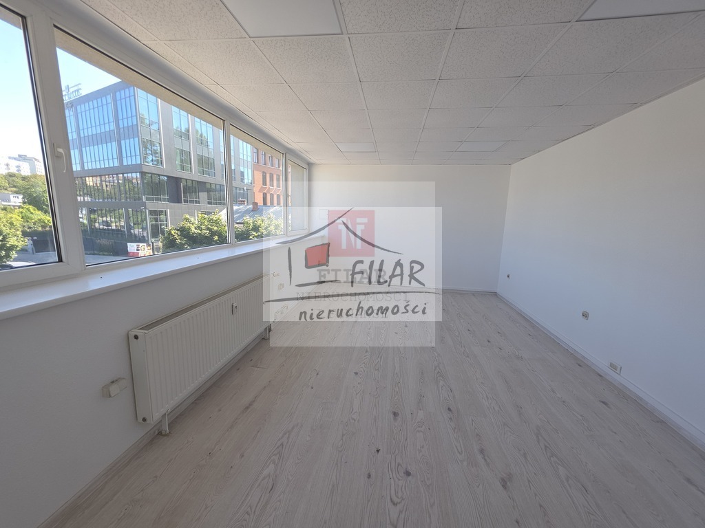 Hala magazynowa z biurami na wyynajem-460m2. (7)