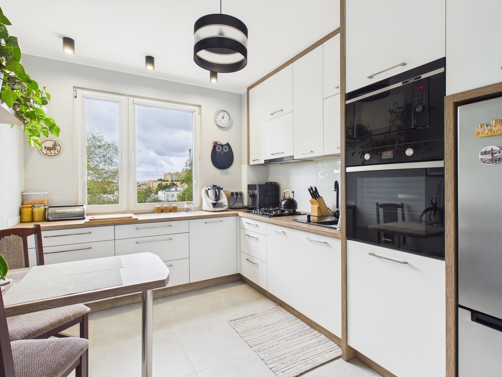 2 pok, osobna kuchnia, balkon, ul. Świętoborzyców (7)