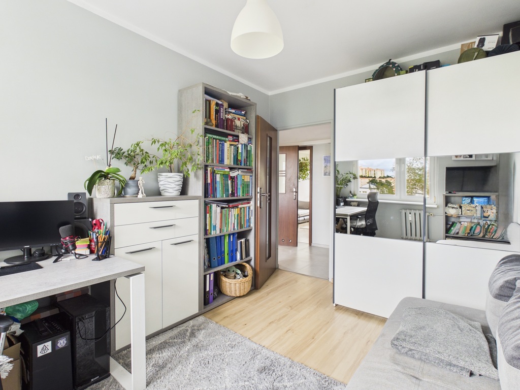2 pok, osobna kuchnia, balkon, ul. Świętoborzyców (6)