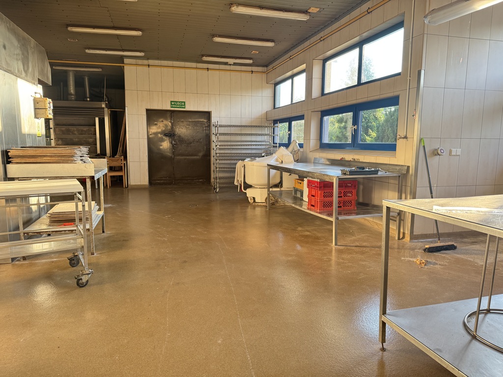 Hala produkcyjna- zakład piekarniczo-cukierniczy (14)