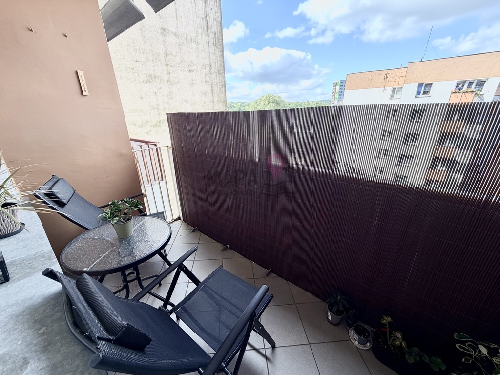 Duża kawalerka z sypialnią i balkonem os. Majowe (4)