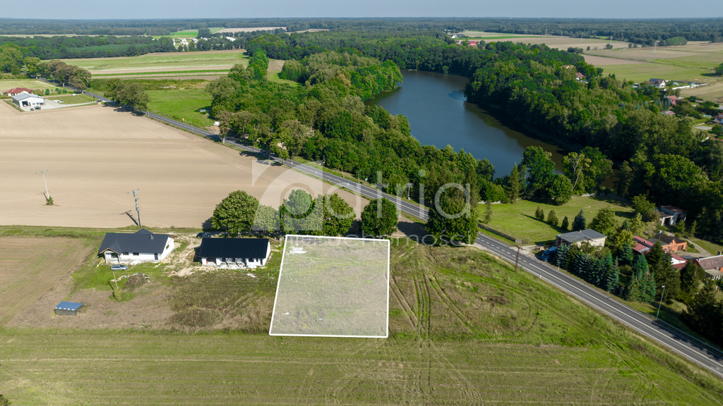 Sprzedam działkę budowlaną 1396 m2 (3)