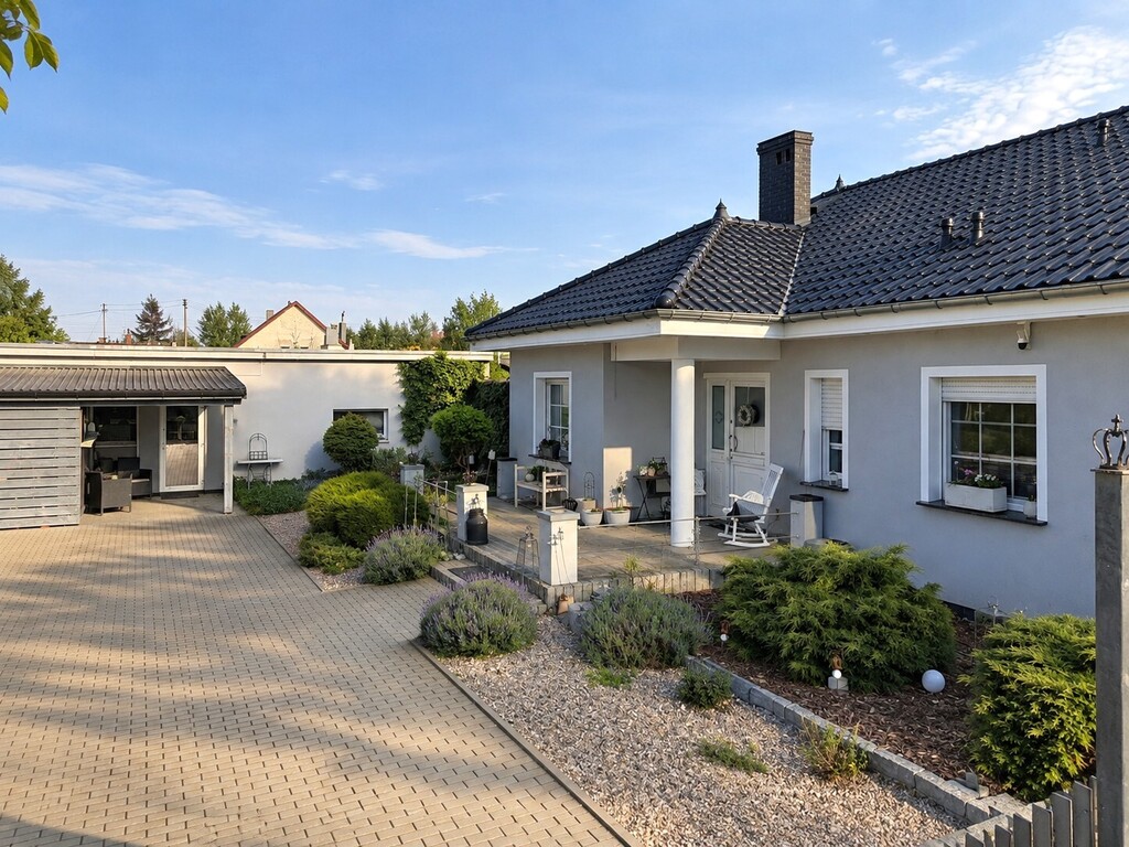 Dom + 100m2 pod Działalność| Działka2105m2| Święte (18)
