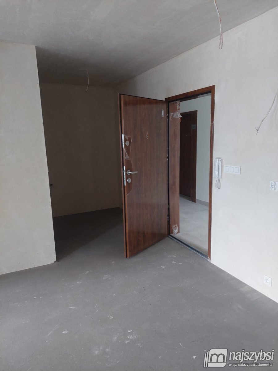 MIELNO - ENKLAWA - apartament + miejsce postojowe (2)