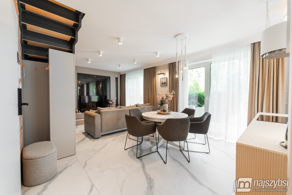 Świnoujście - 2 poziomowy apartament na promenadzi (15)