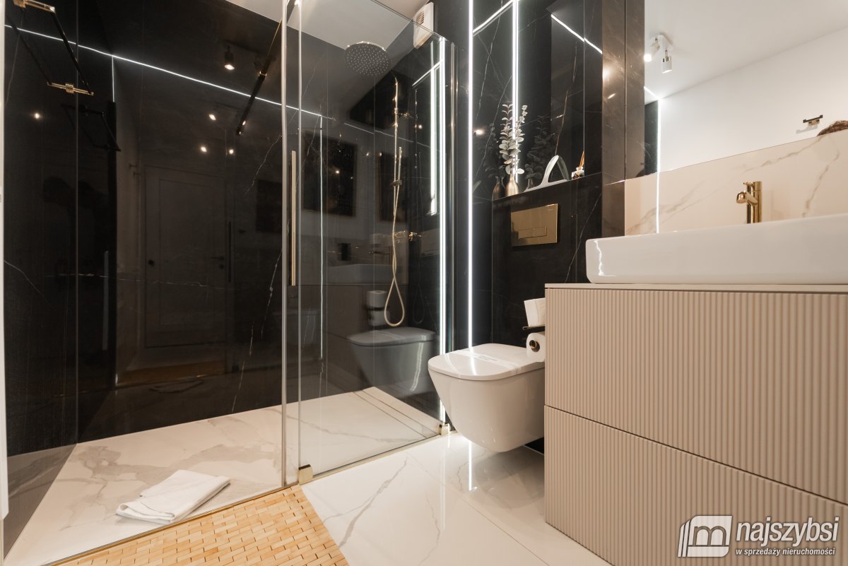 Świnoujście - 2 poziomowy apartament na promenadzi (22)