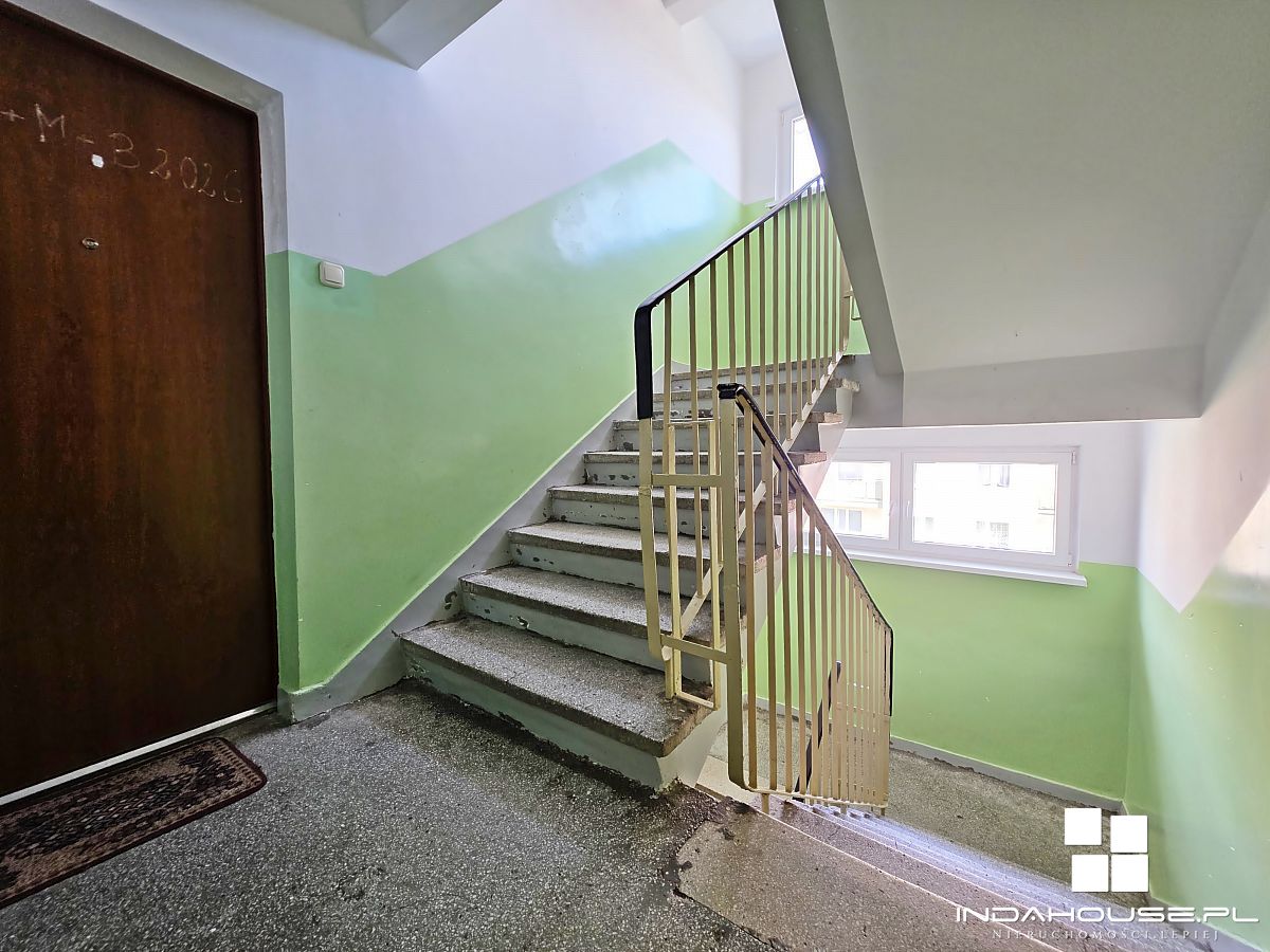 Dwustronne 3 pokojowe, I piętro, balkon. Jezioro.  (10)