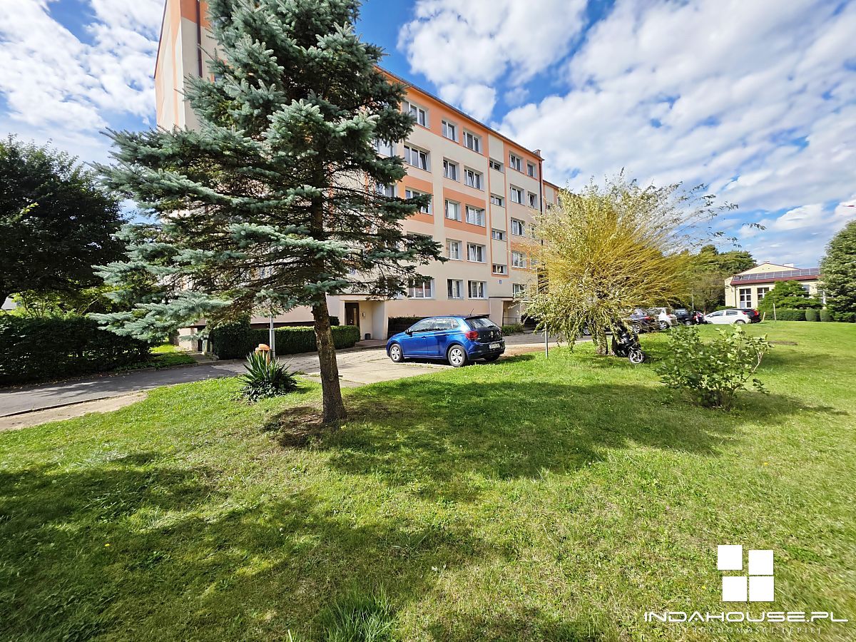 Dwustronne 3 pokojowe, I piętro, balkon. Jezioro.  (11)