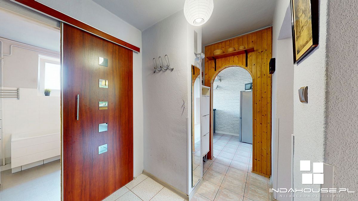 2 pokojowe, oddzielna kuchnia, balkon. Garaż w cen (6)