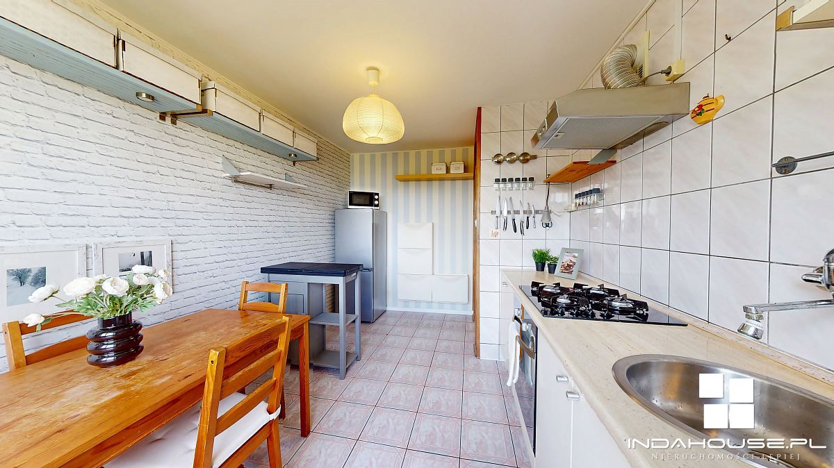 2 pokojowe, oddzielna kuchnia, balkon. Garaż w cen (8)