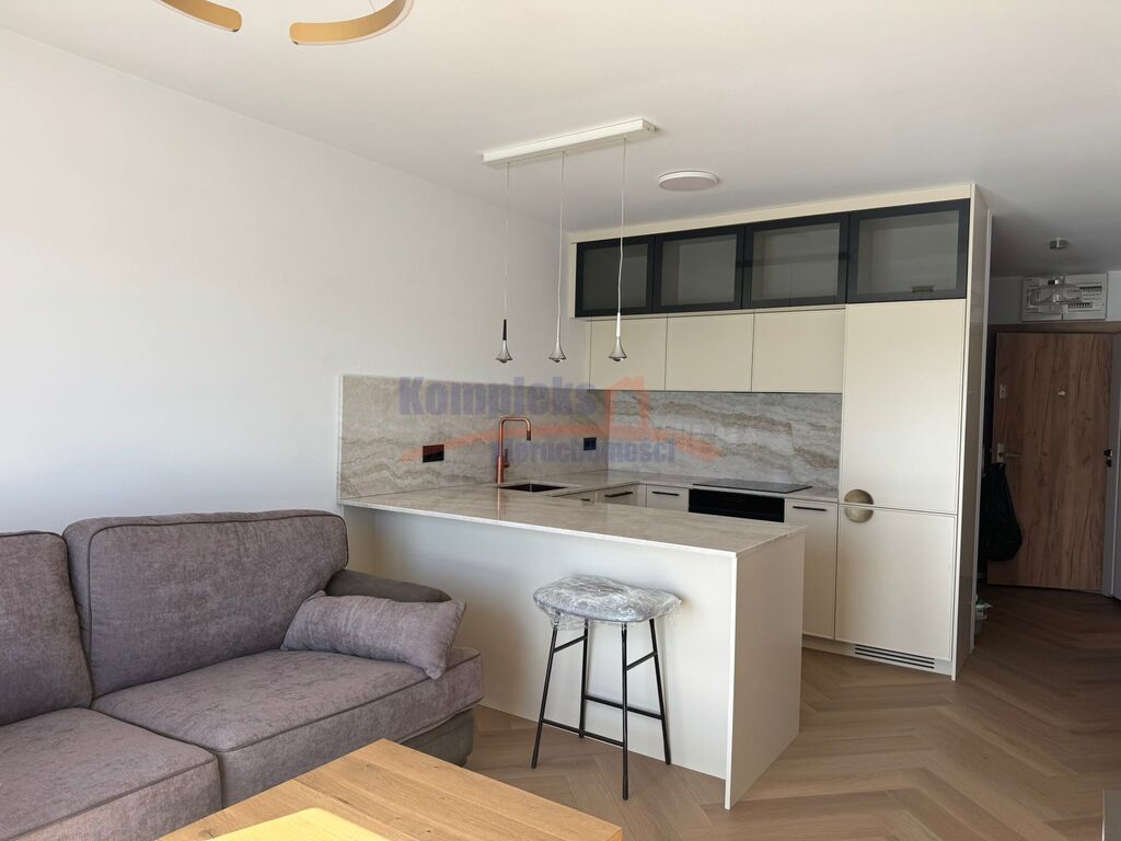 Na wynajem apartament 2 pok.z garażem Oś.Gardenia (6)