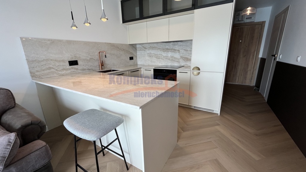 Na wynajem apartament 2 pok.z garażem Oś.Gardenia (7)