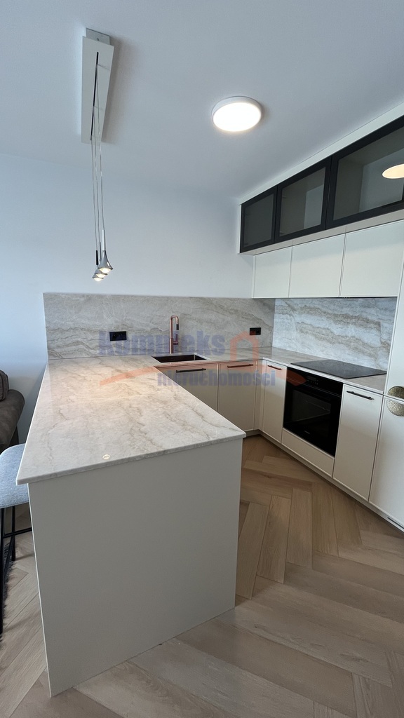 Na wynajem apartament 2 pok.z garażem Oś.Gardenia (8)