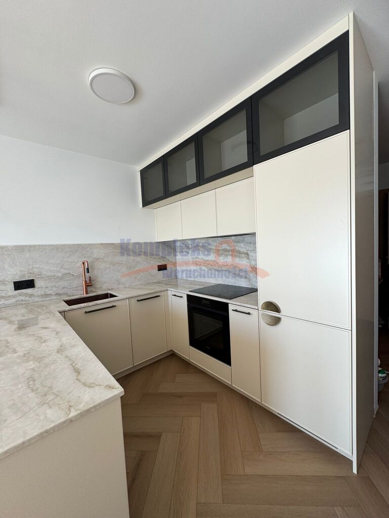 Na wynajem apartament 2 pok.z garażem Oś.Gardenia (9)