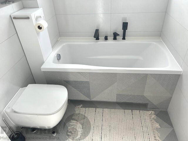 Apartament 61m2, m.post., kom. lokat., 2 balkony (21)