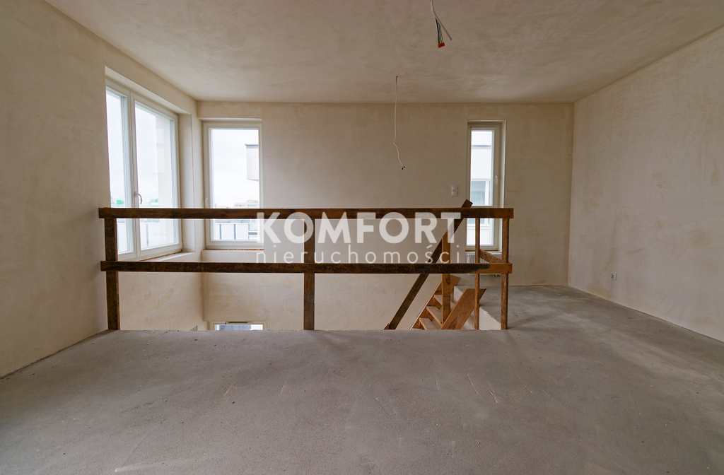 Nowy 2-poziomowy apartament vis a vis galaxy (11)