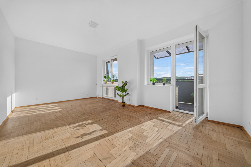 Rozkładowe 4 pokoje z oddzielna kuchnią, balkon. (1)