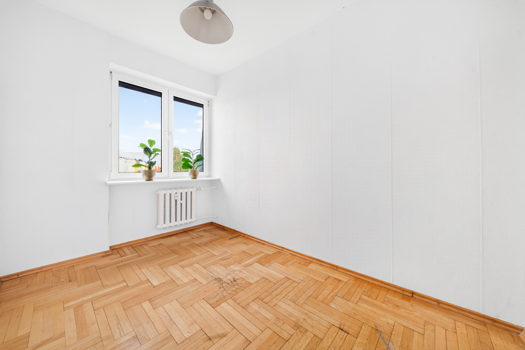 Rozkładowe 4 pokoje z oddzielna kuchnią, balkon. (7)