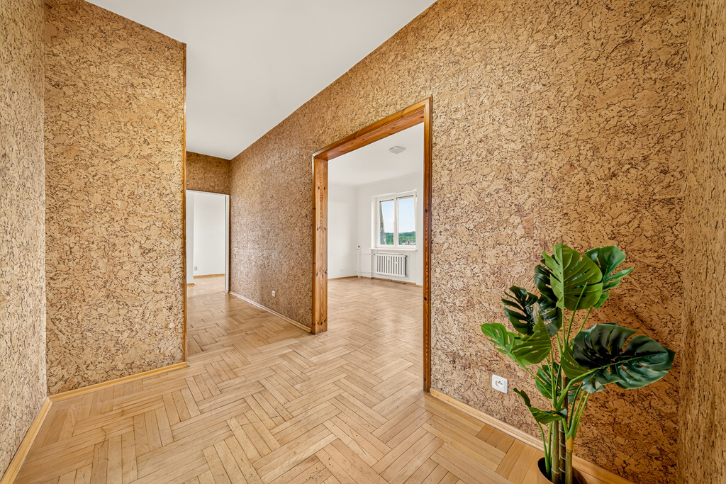 Rozkładowe 4 pokoje z oddzielna kuchnią, balkon. (12)