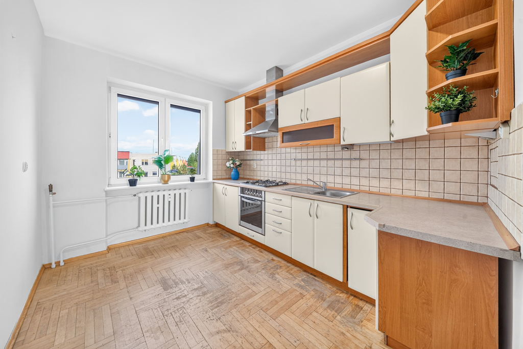 Rozkładowe 4 pokoje z oddzielna kuchnią, balkon. (15)