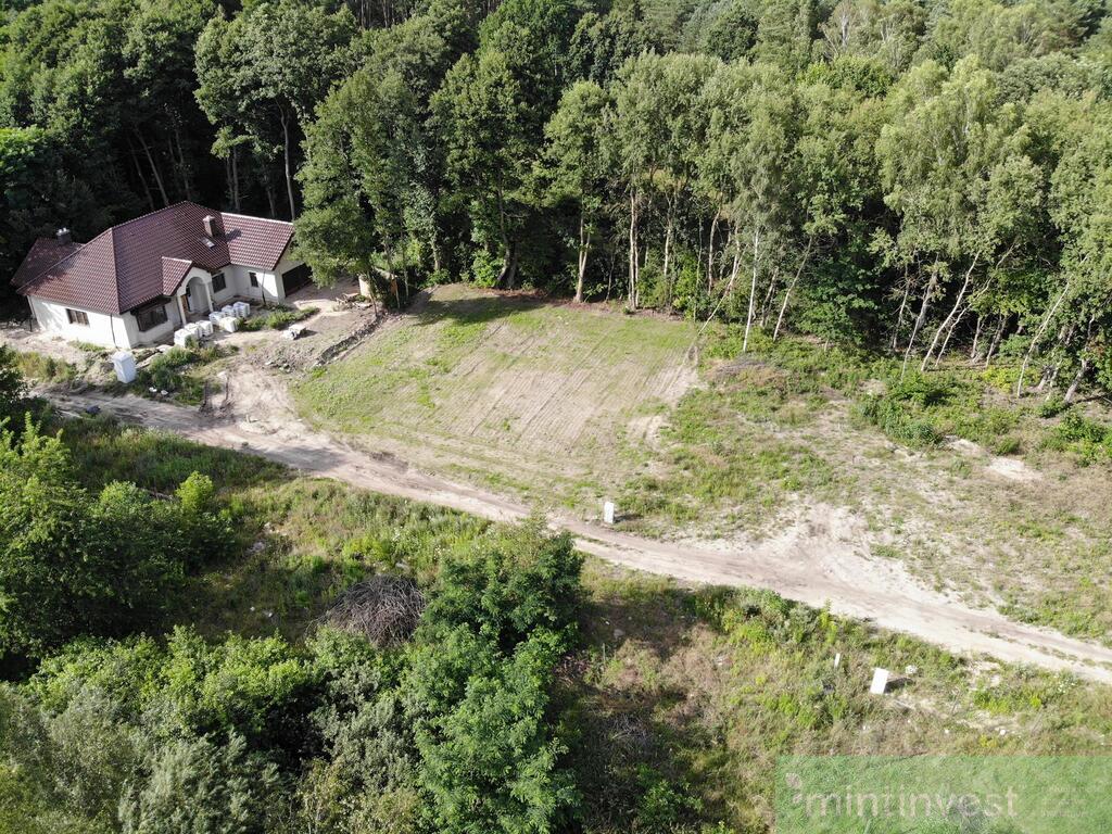 DZIAŁKA BUDOWLANA Z MEDIAMI POD LASEM GOLENIÓW (2)