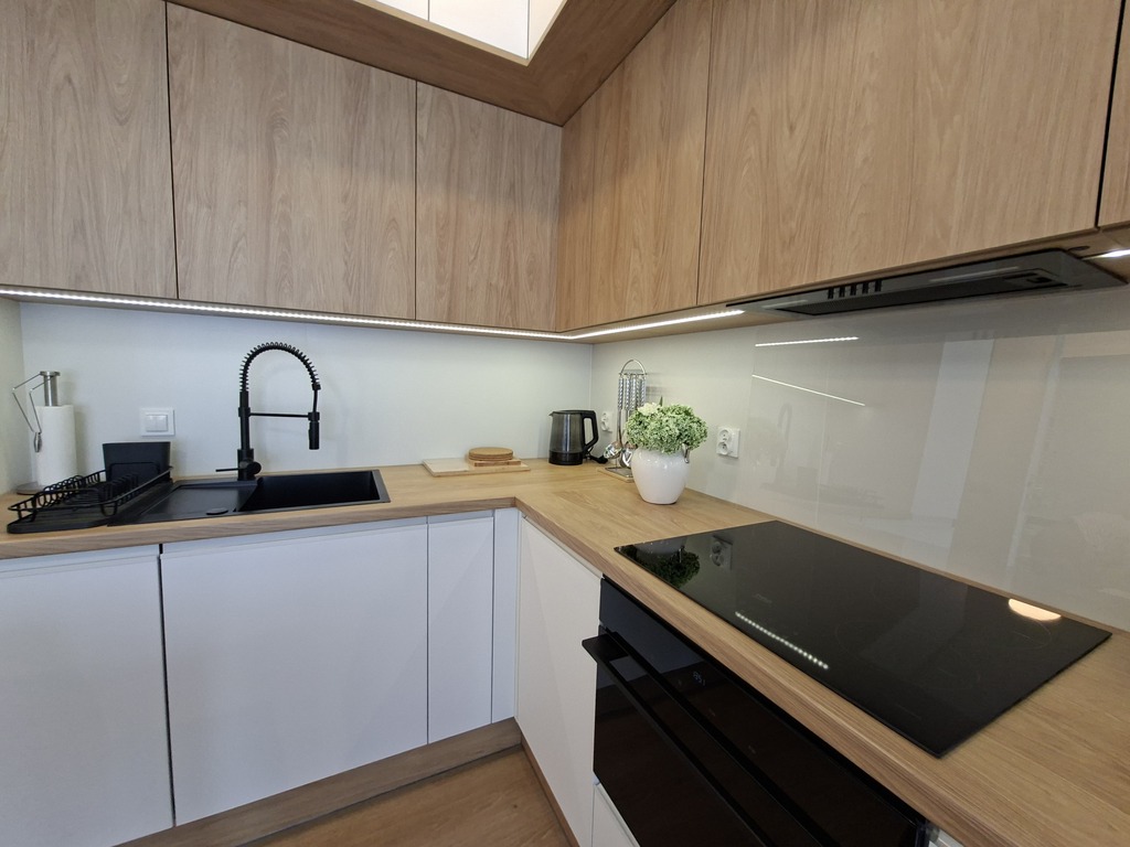 Piękny komfortowy apartament na Małych Błoniach (12)