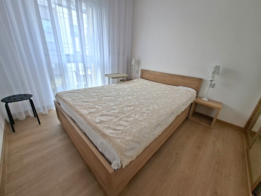Piękny komfortowy apartament na Małych Błoniach (6)