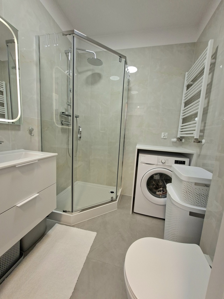 Piękny komfortowy apartament na Małych Błoniach (8)