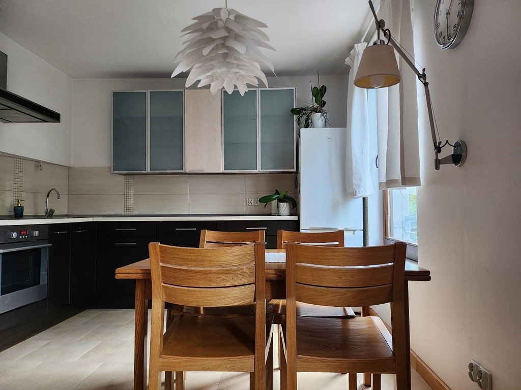 Mieszkanie 3 pokojowe z balkonem, windą i garażem (2)